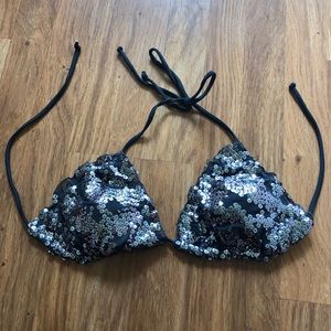 Flashy bikini top 🔥